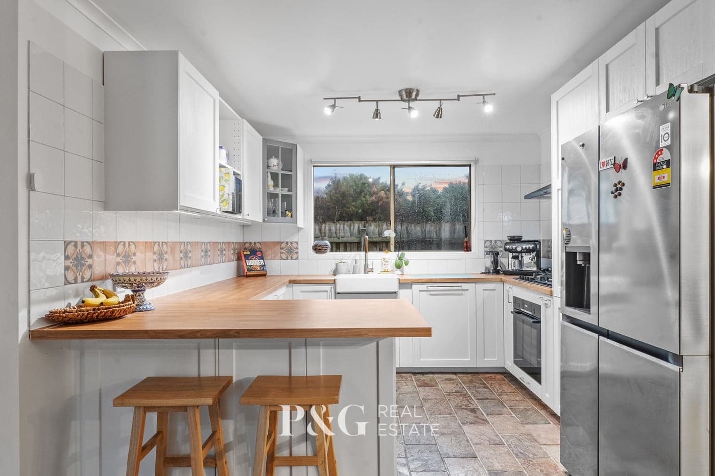 16 Warrenwood Place, Narre Warren - Thumbnail 2
