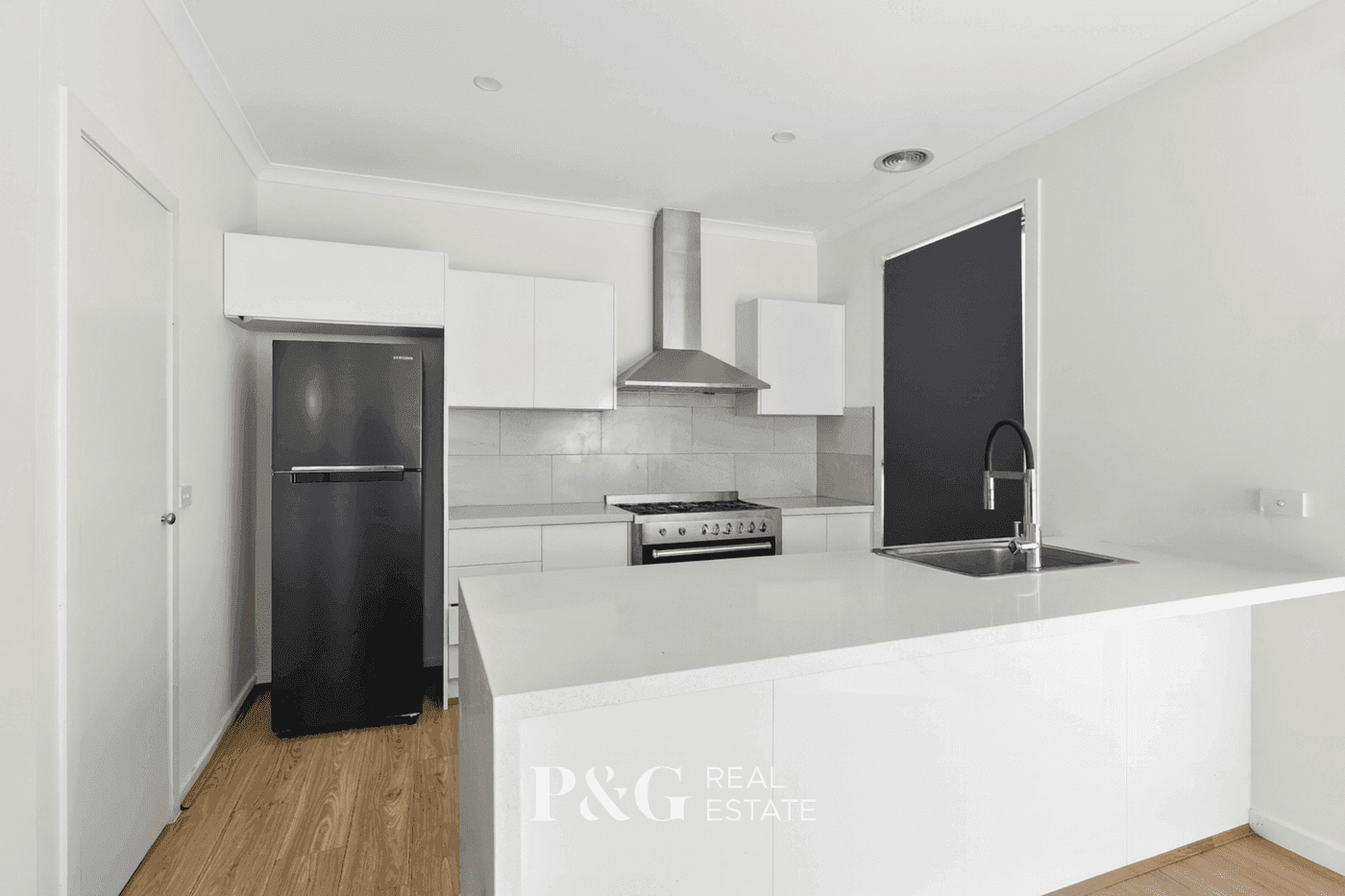 97 Lynbrook Boulevard, Lynbrook - Thumbnail 2