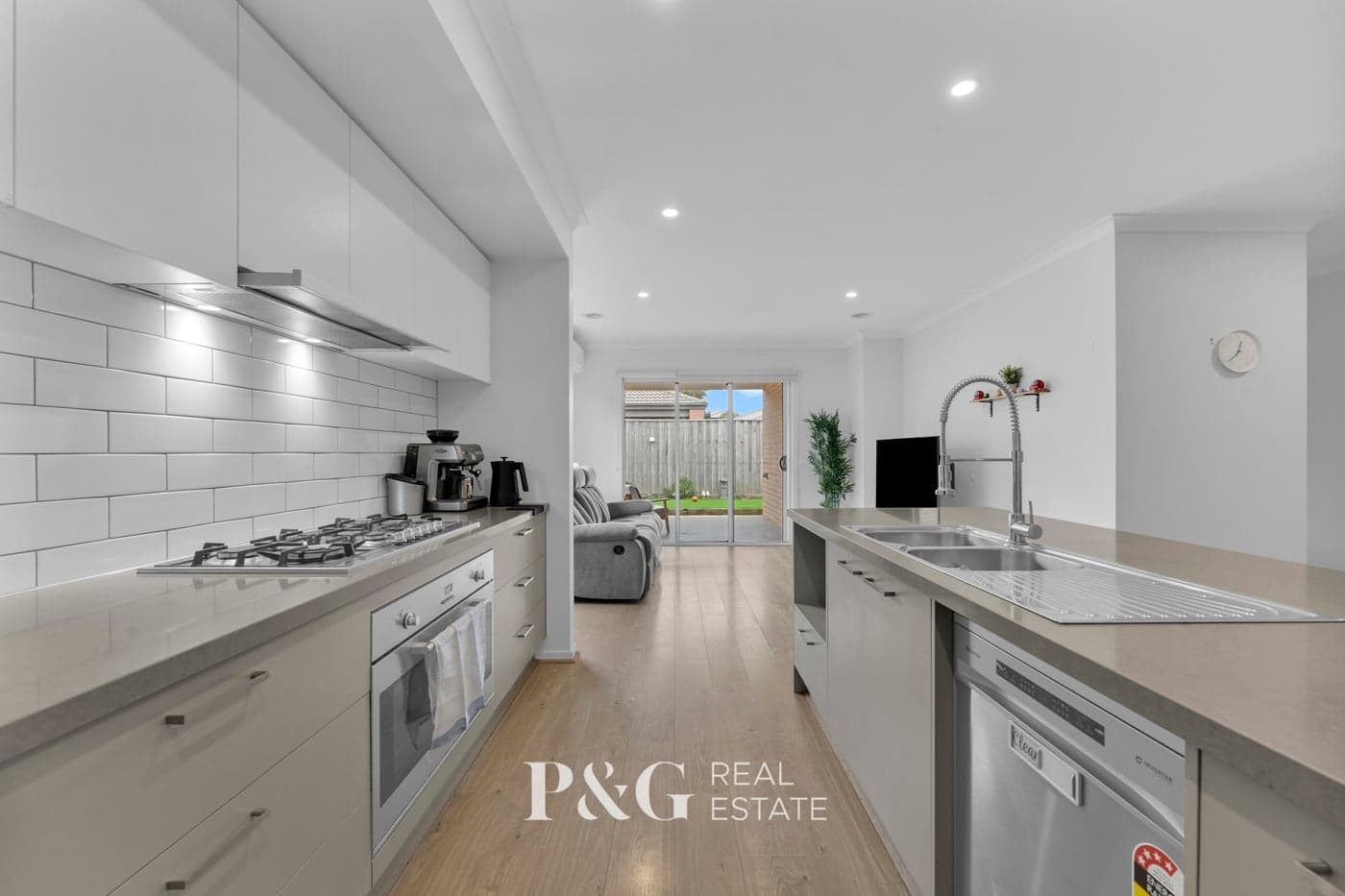 19 Melville Road, Officer - Image 1