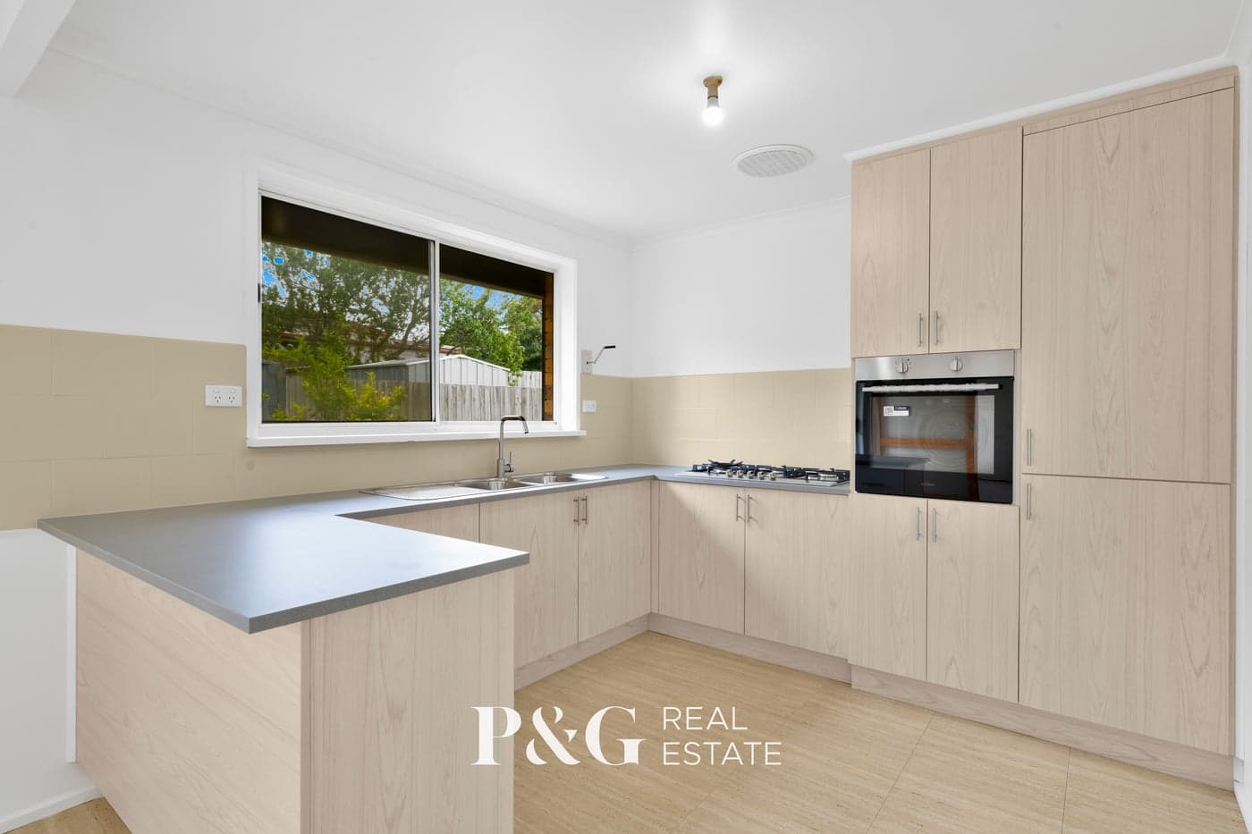 61 Gleneagles Drive, Endeavour Hills - Thumbnail 3