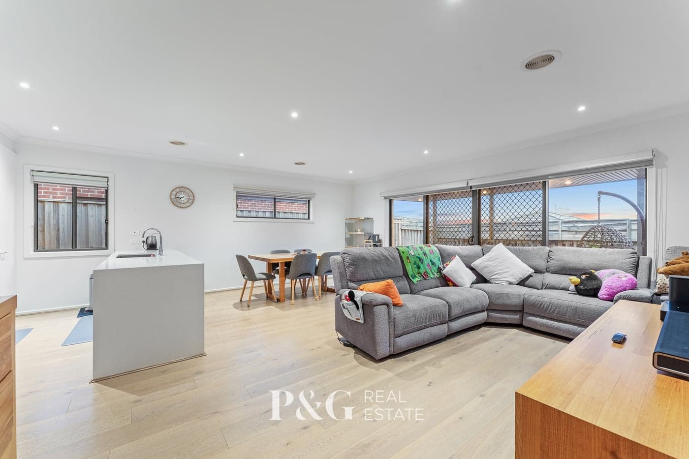 25 Kate Avenue, Hampton Park - Thumbnail 2