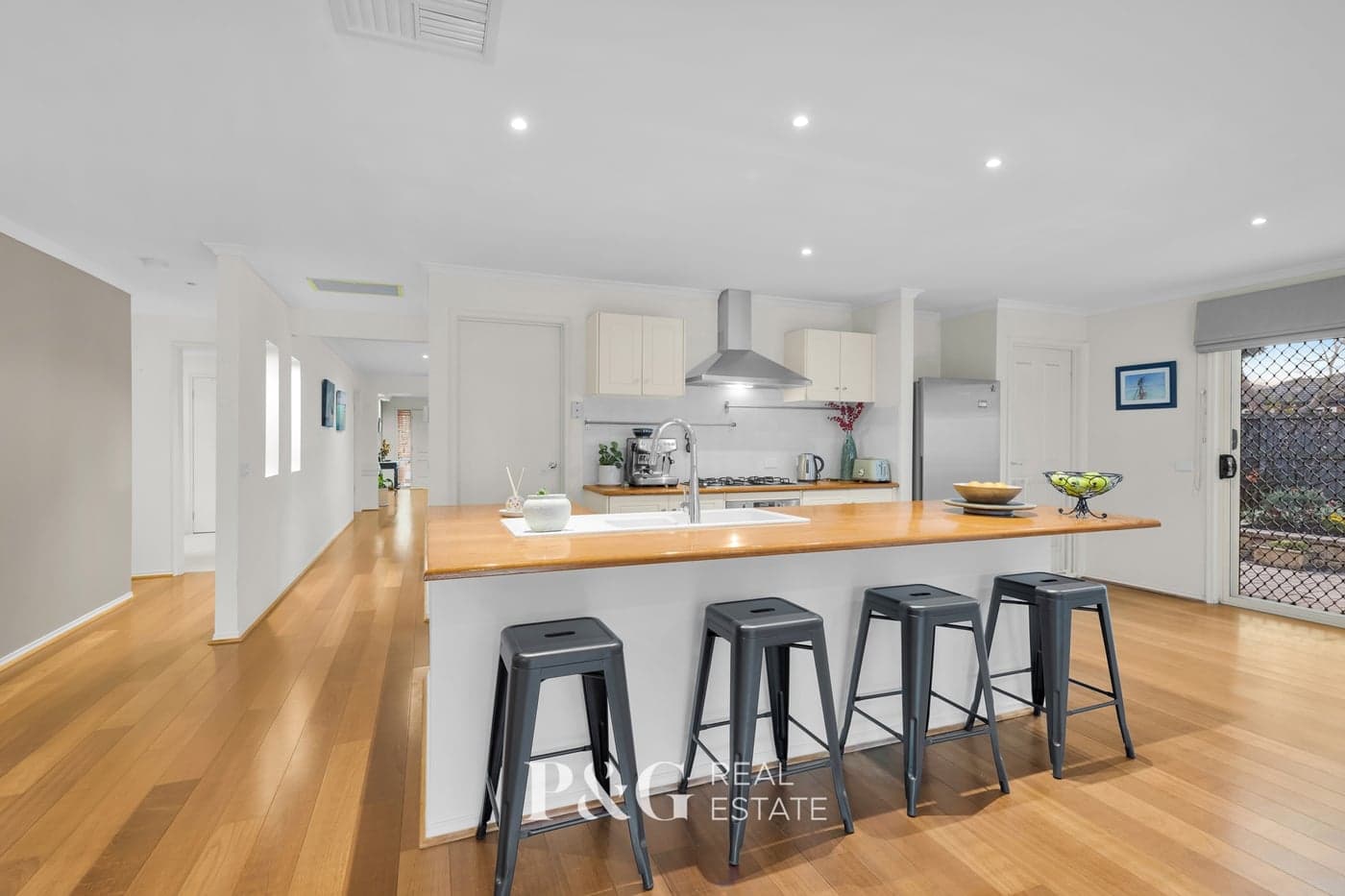 156 The Promenade, Narre Warren South - Thumbnail 2
