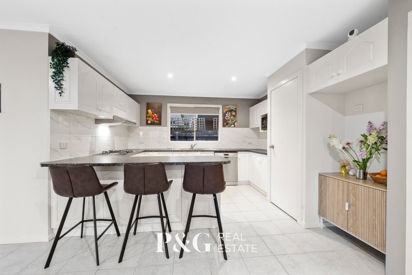 20 Langbourne Drive, Narre Warren South - Thumbnail 2