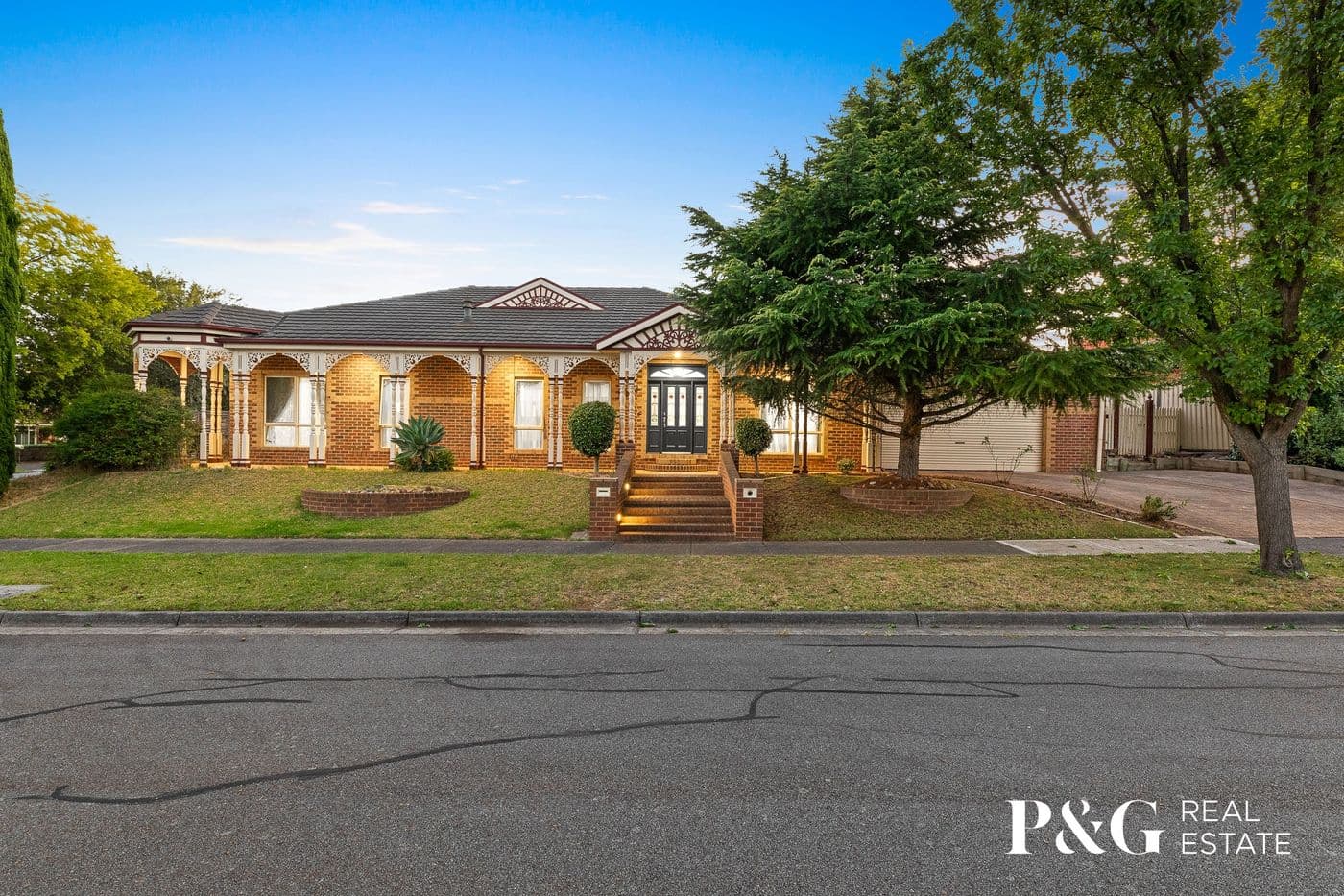 17 Hunt Club Road, Narre Warren South - Thumbnail 2