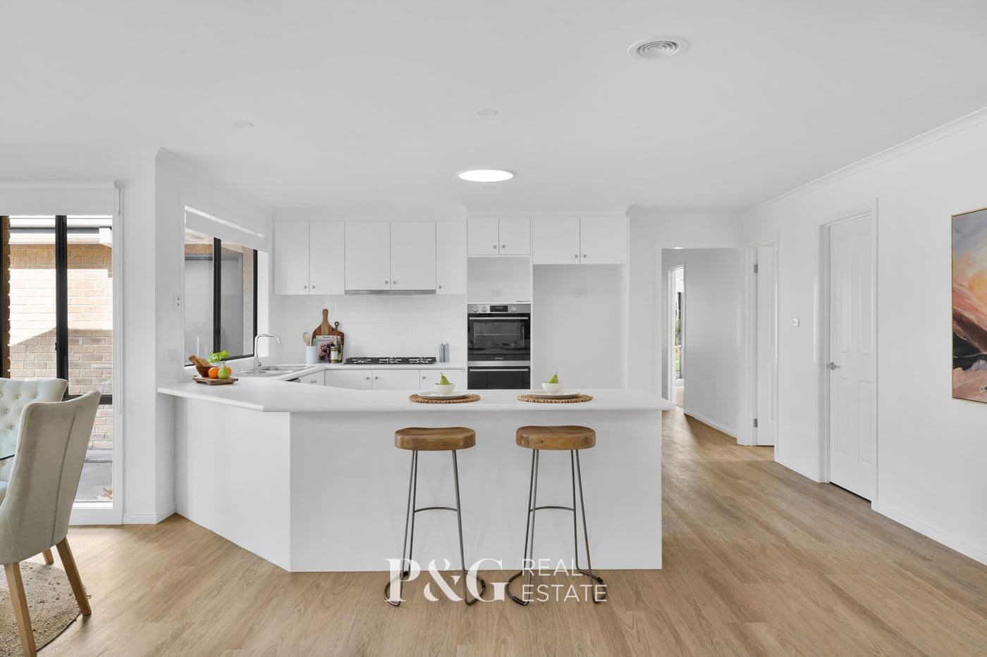19 Cromford Crescent, Narre Warren South - Thumbnail 2
