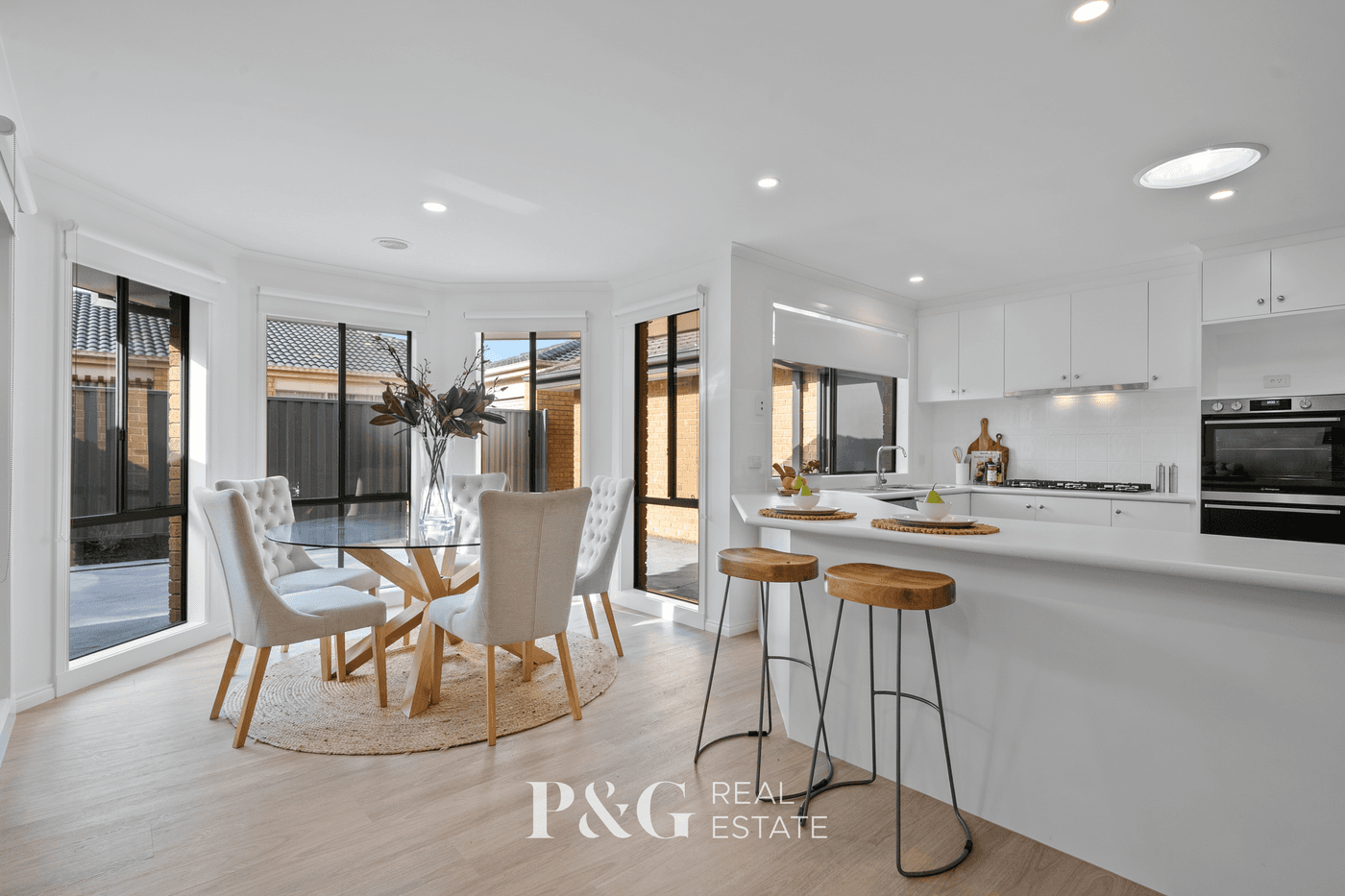 19 Cromford Crescent, Narre Warren South - Thumbnail 4