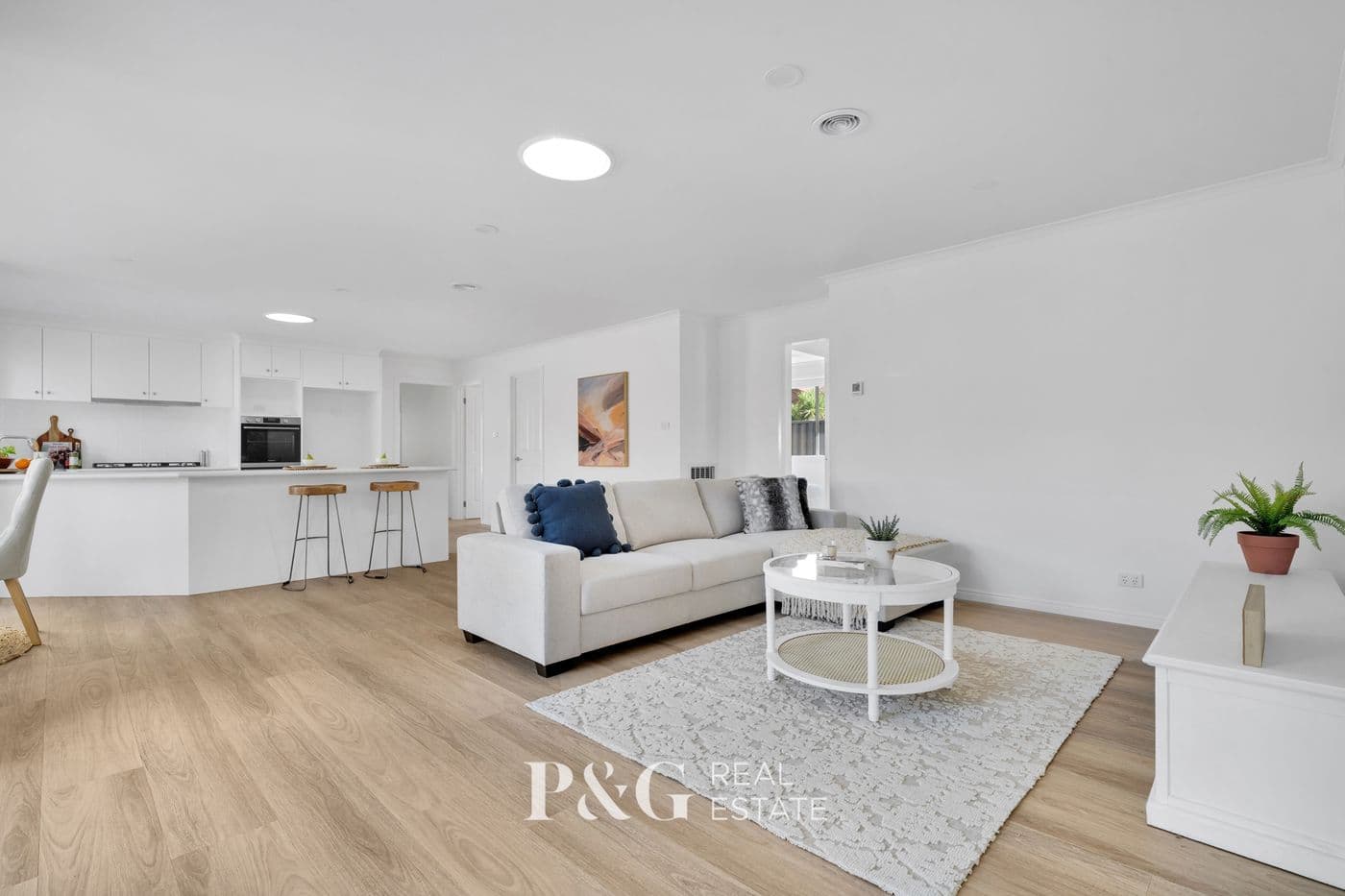19 Cromford Crescent, Narre Warren South - Thumbnail 5