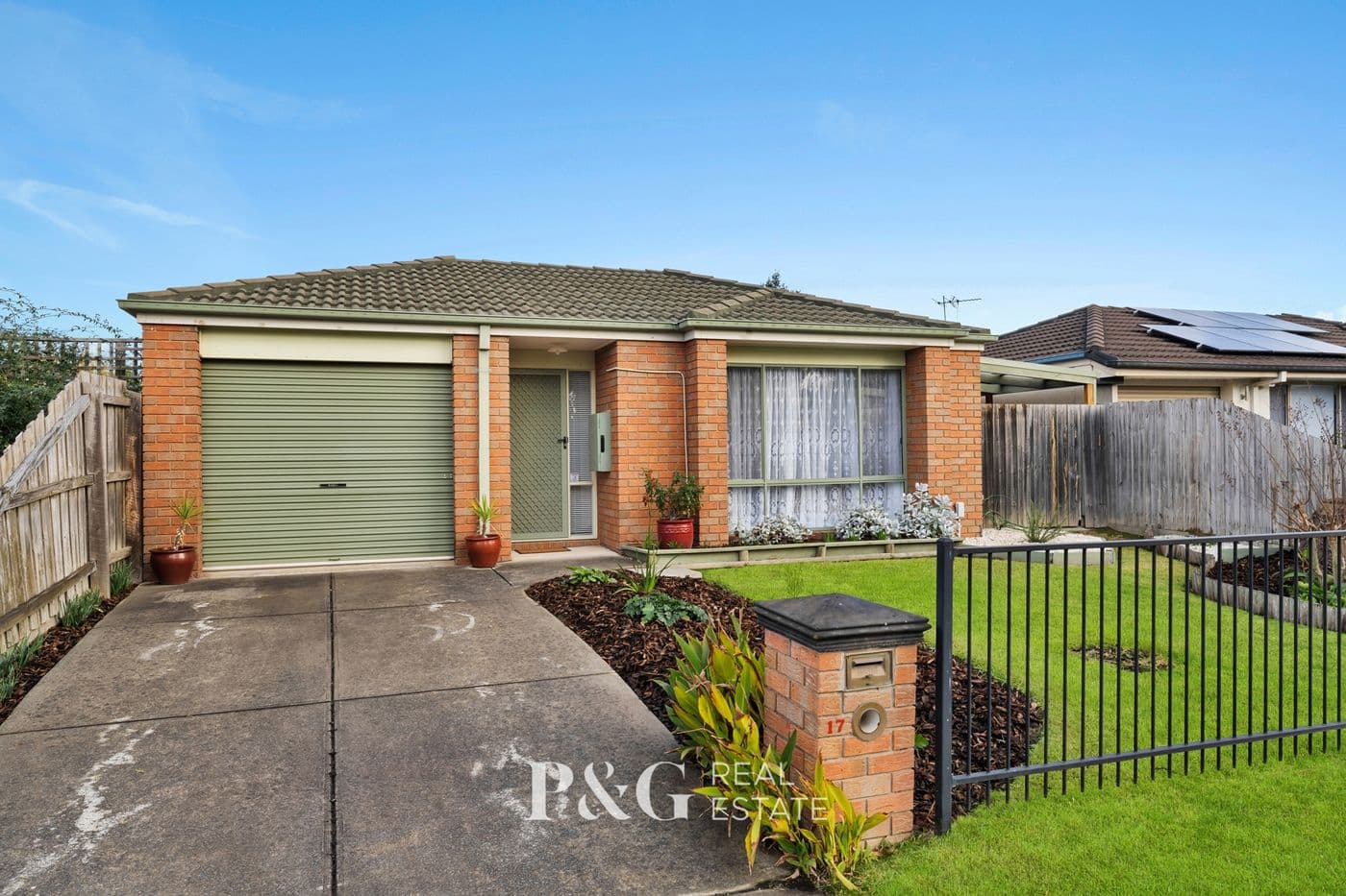 17 Lochard Terrace, Narre Warren South - Thumbnail 2