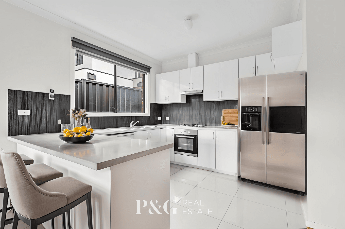 2/16 St Johns Court, Narre Warren - Thumbnail 2