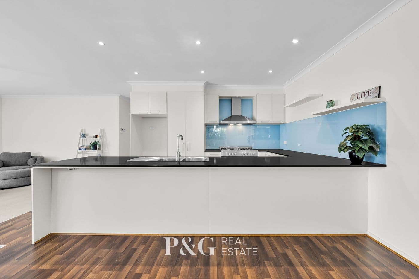8/134 Golf Links Road, Berwick - Image 1
