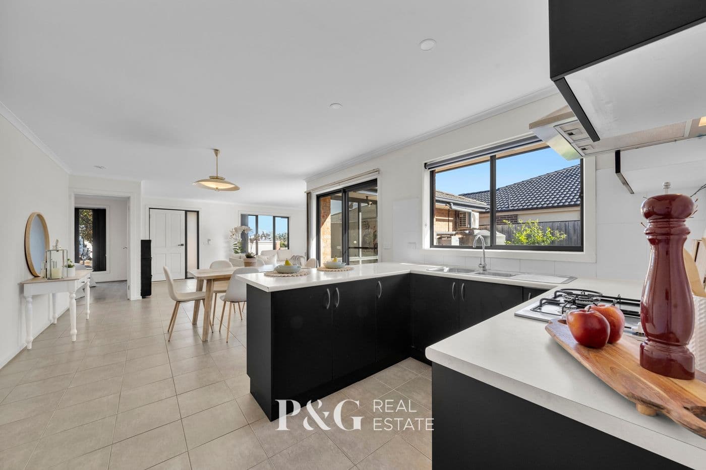 16 Oakgrove Drive, Narre Warren South - Thumbnail 3