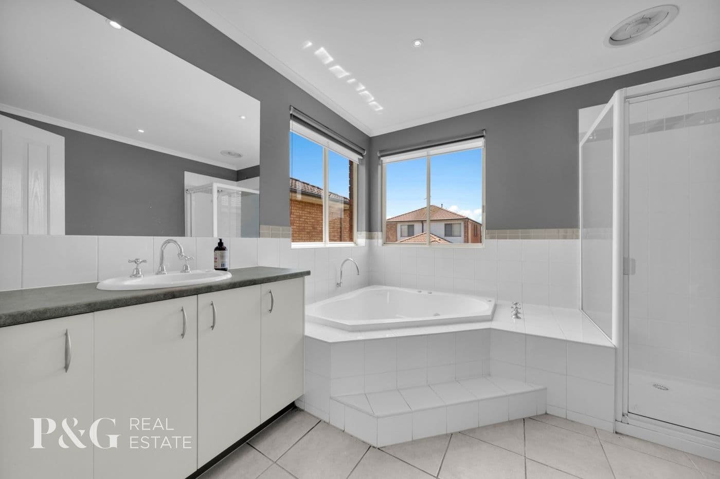33 Amhurst Drive, Narre Warren South - Thumbnail 3