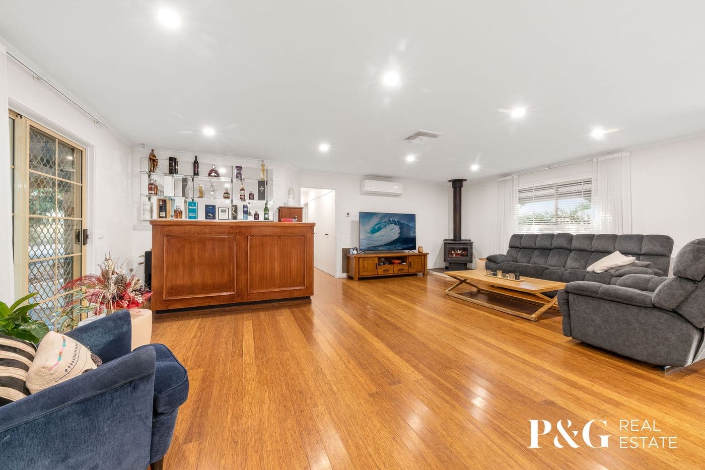 41-43 Bartok Court, Narre Warren South - Thumbnail 2