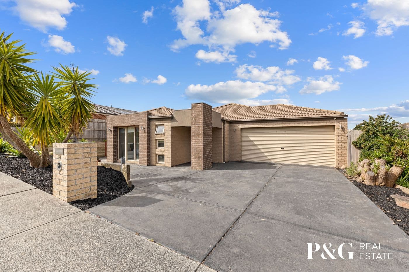 35 Manna Gum Drive, Pakenham - Image 1