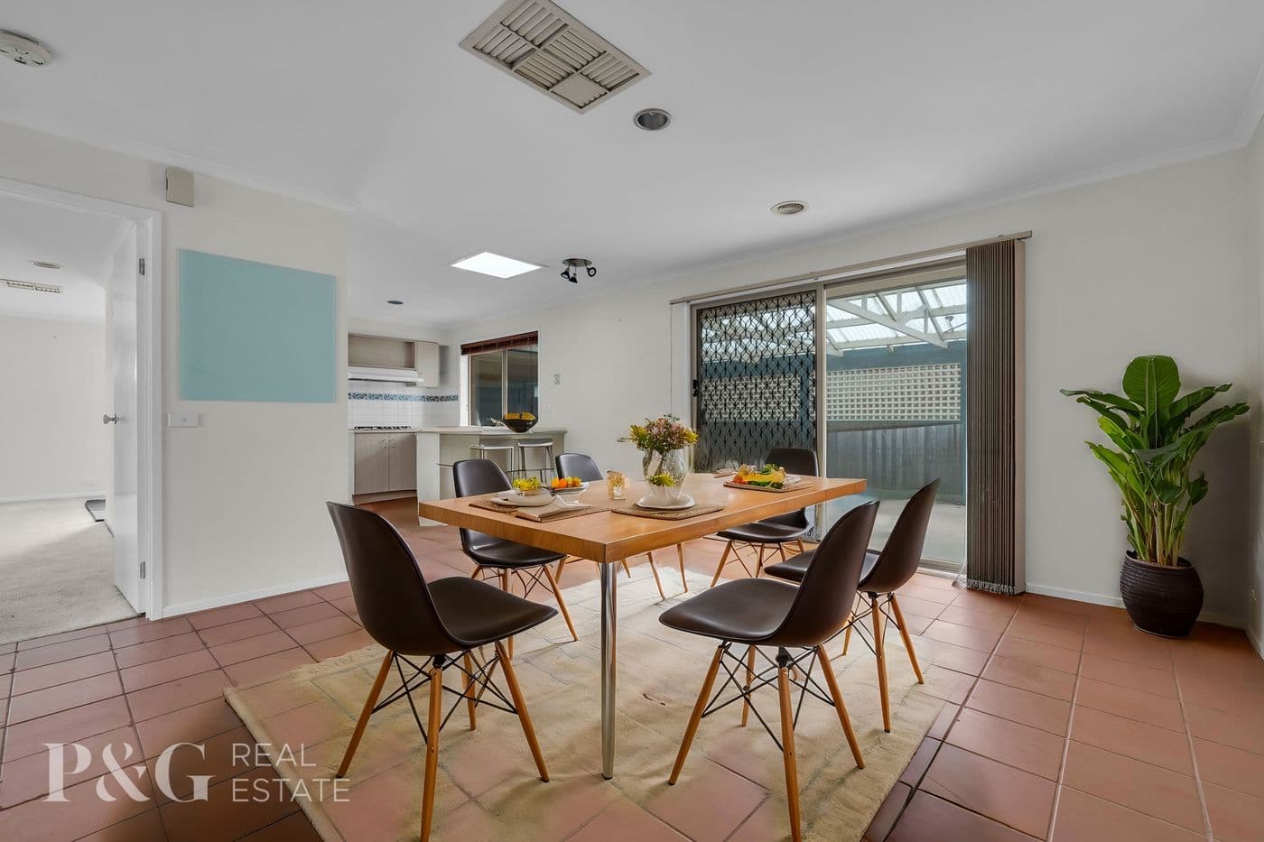 6 Plough Rise, Narre Warren South - Thumbnail 2
