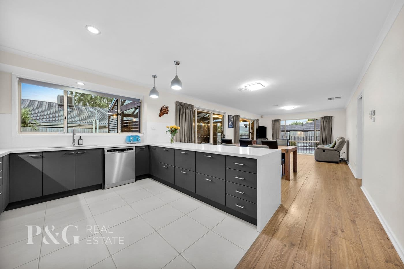 26 Southern Boulevard, Narre Warren South - Thumbnail 4