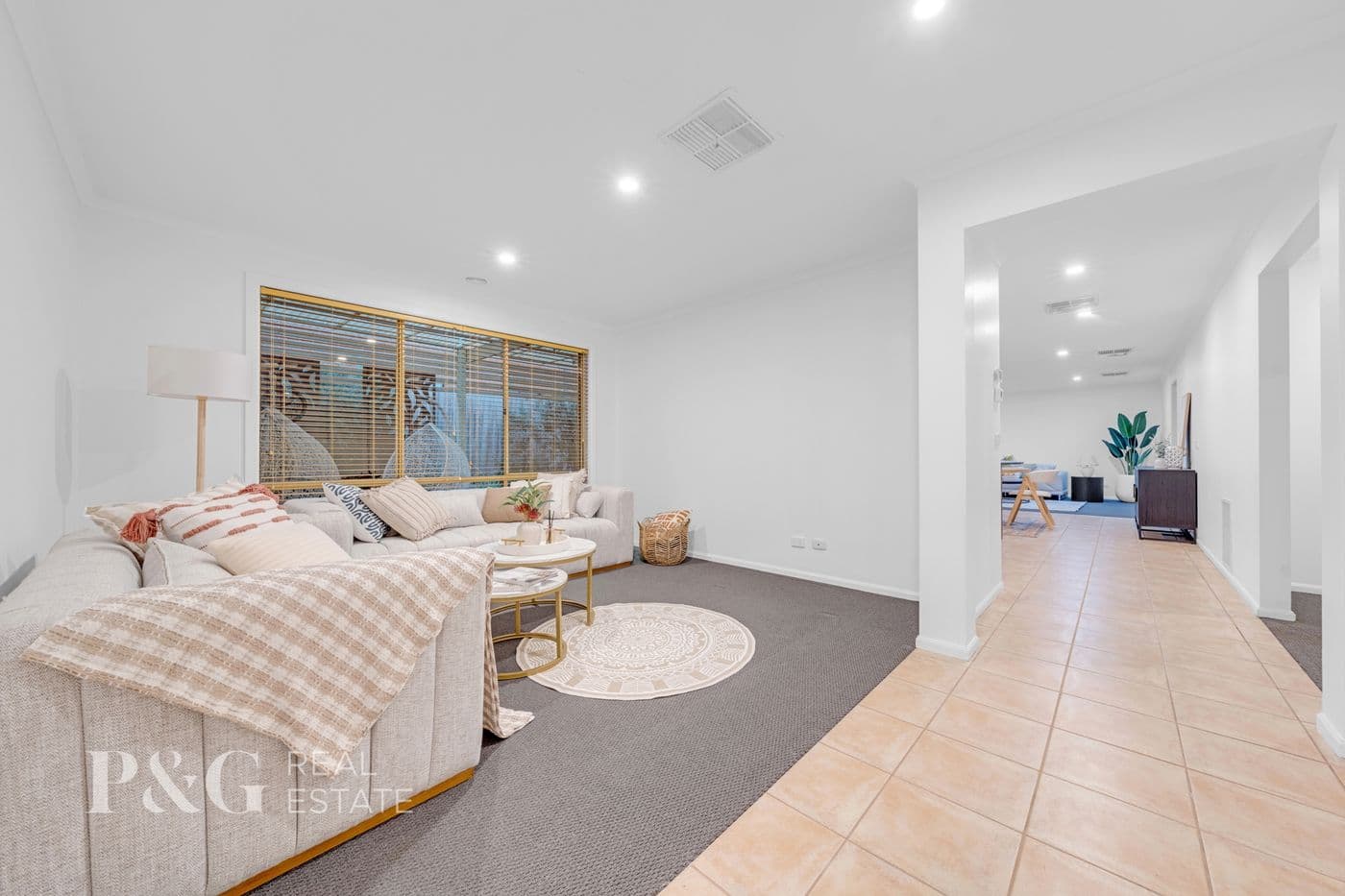 12 Palais Close, Narre Warren South - Thumbnail 2
