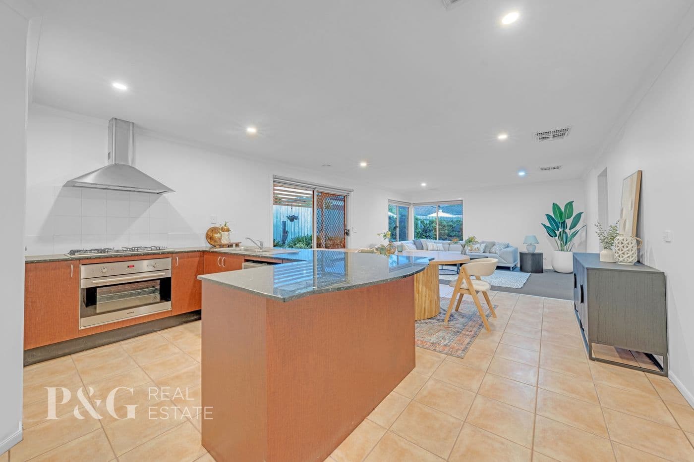 12 Palais Close, Narre Warren South - Thumbnail 4