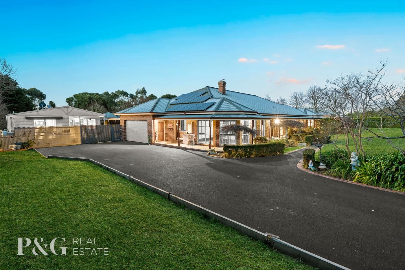 30-32 Warren Park Place, Narre Warren South - Image 1
