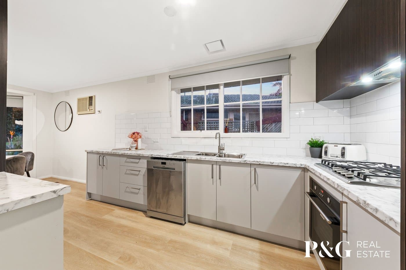 42 Sweet Gum Avenue, Narre Warren - Thumbnail 2