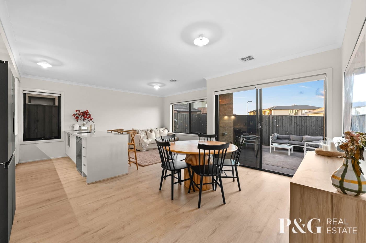 37 Darwinia Avenue, Clyde - Thumbnail 2