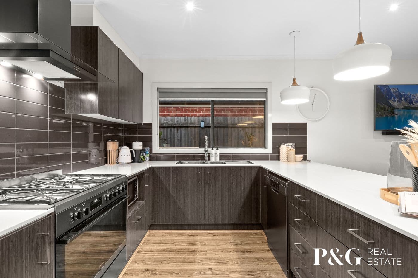 6 Cadillac Street, Cranbourne East - Thumbnail 3