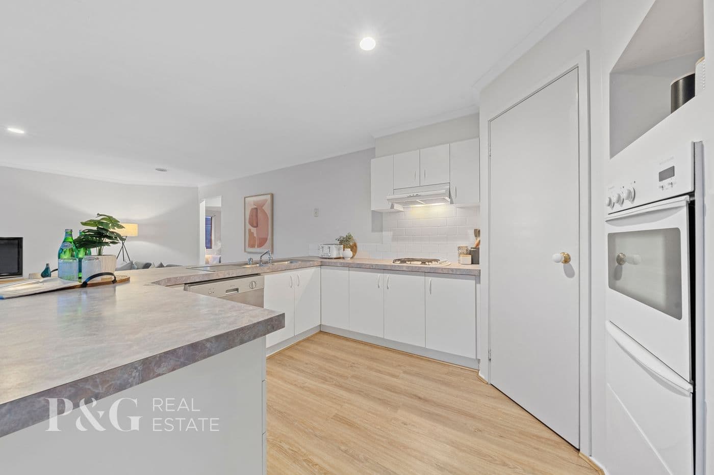 6 Lighthorse Crescent, Narre Warren South - Thumbnail 2