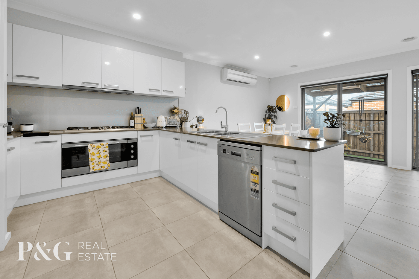 30 Aquatic Drive, Cranbourne West - Thumbnail 2