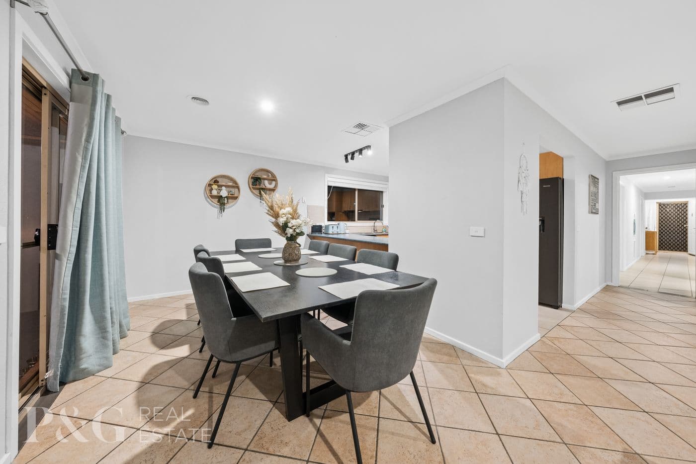 35 Elida Cres, Narre Warren South - Thumbnail 4