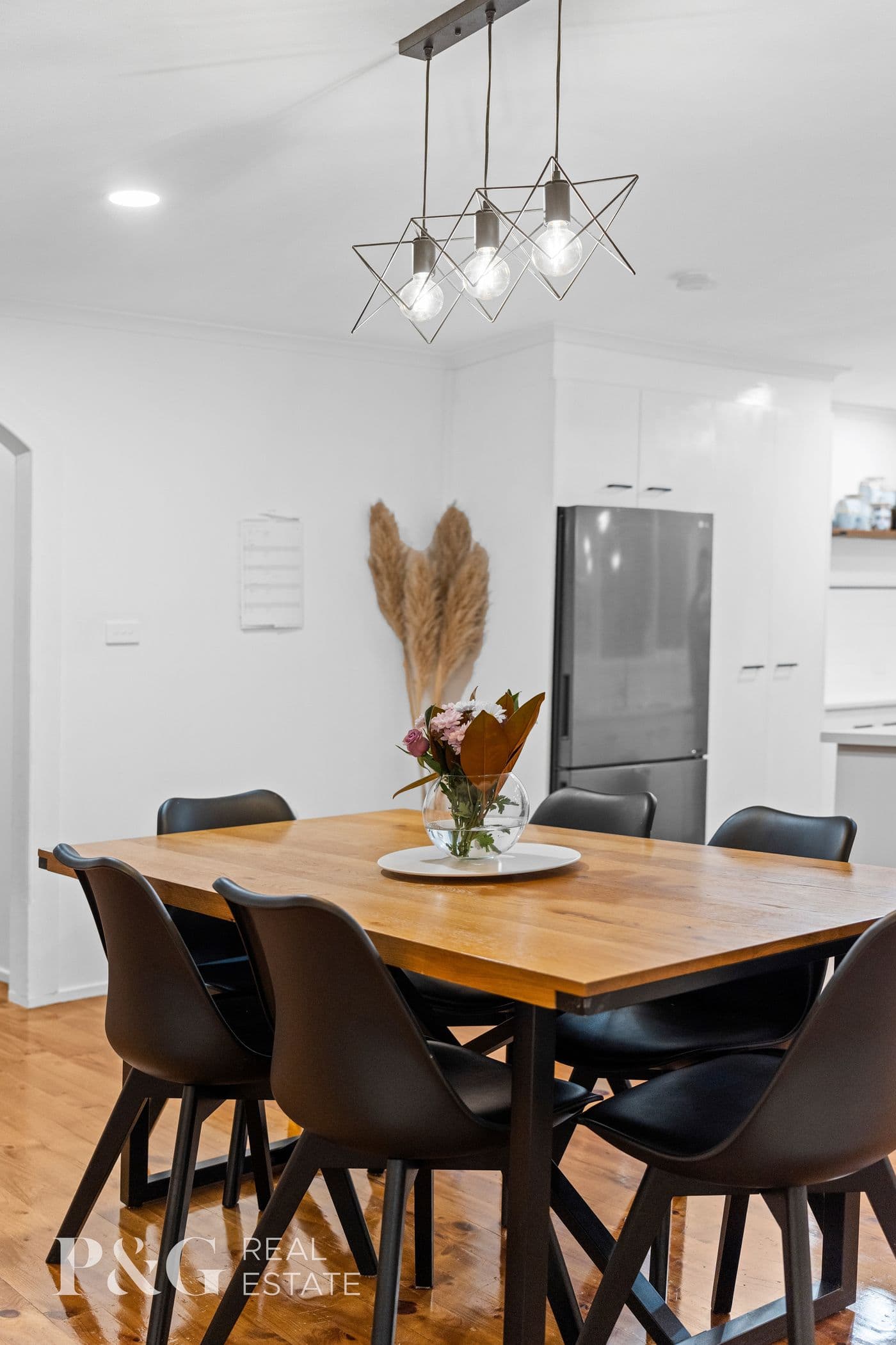 9 Ambleside Crescent, Berwick - Thumbnail 4