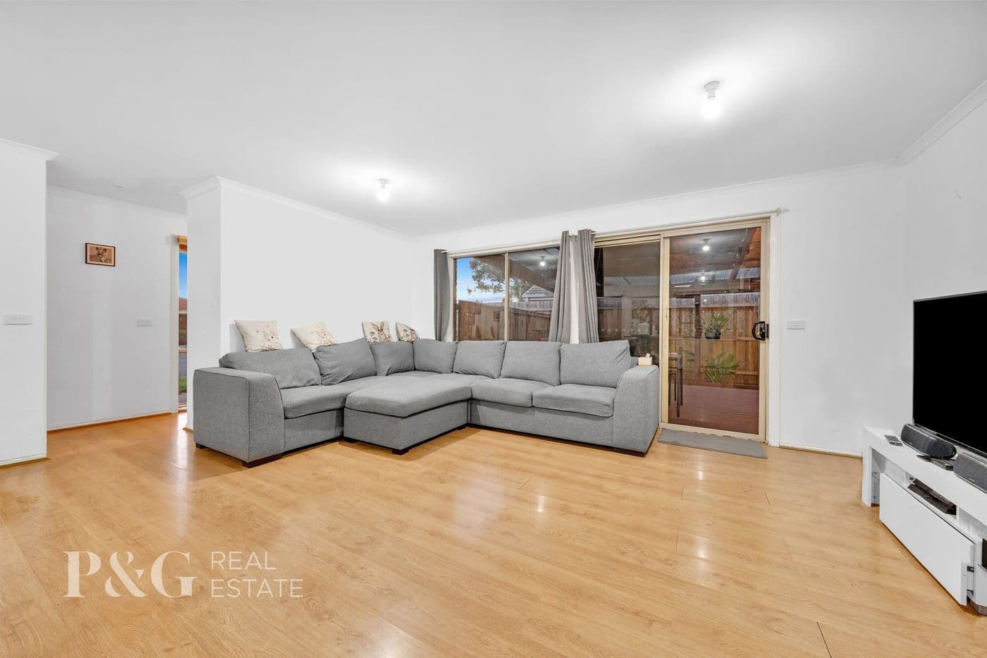 8 Shorthorn Walk, Narre Warren South - Thumbnail 5