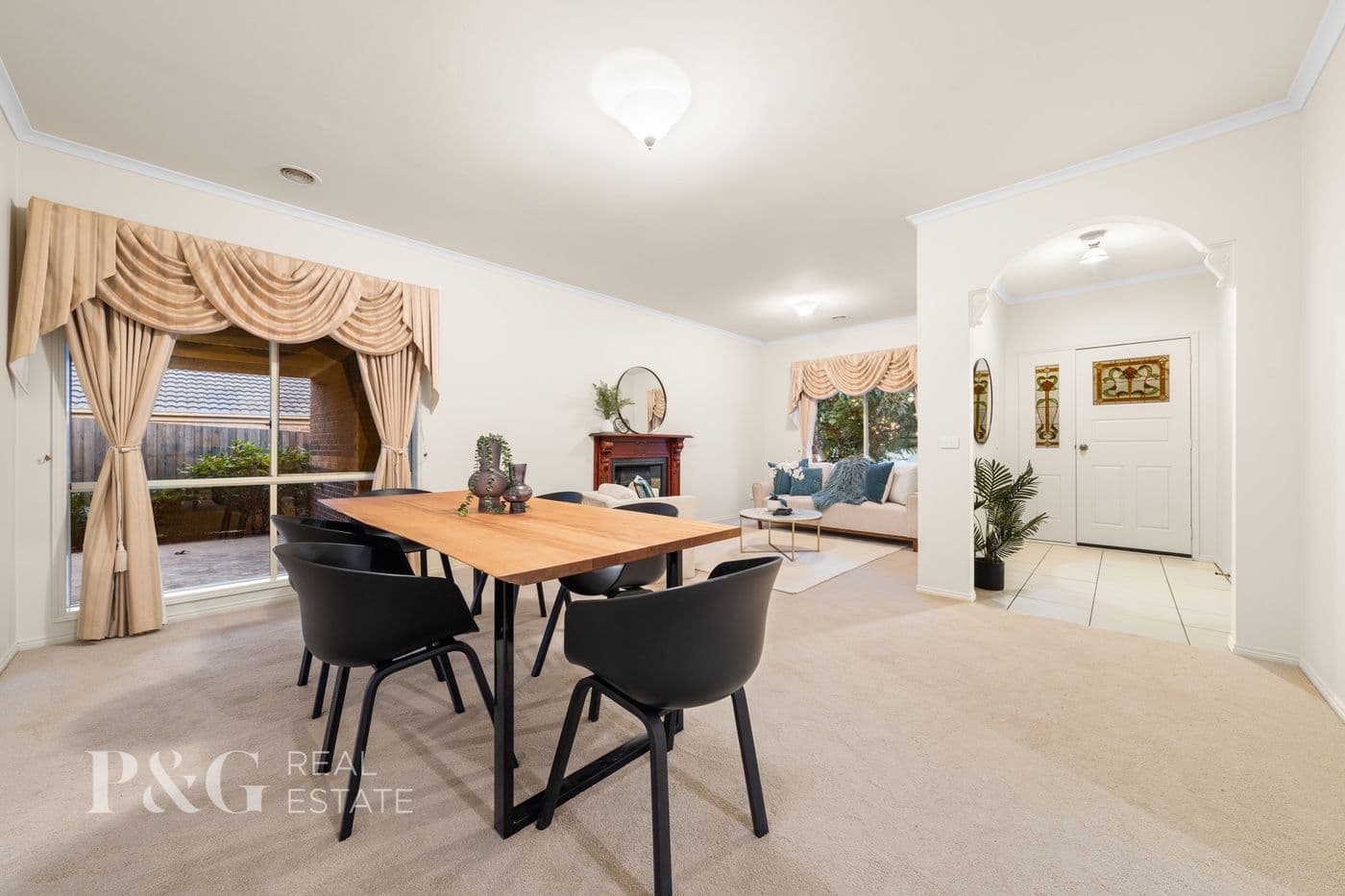 14 Dorchester Drive, Narre Warren South - Thumbnail 2