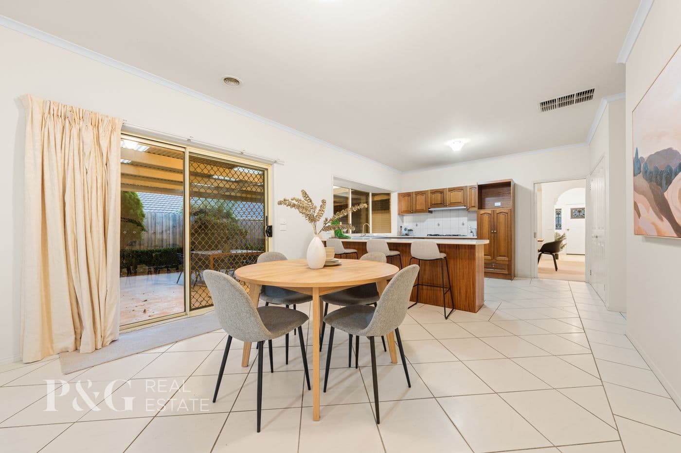 14 Dorchester Drive, Narre Warren South - Thumbnail 6