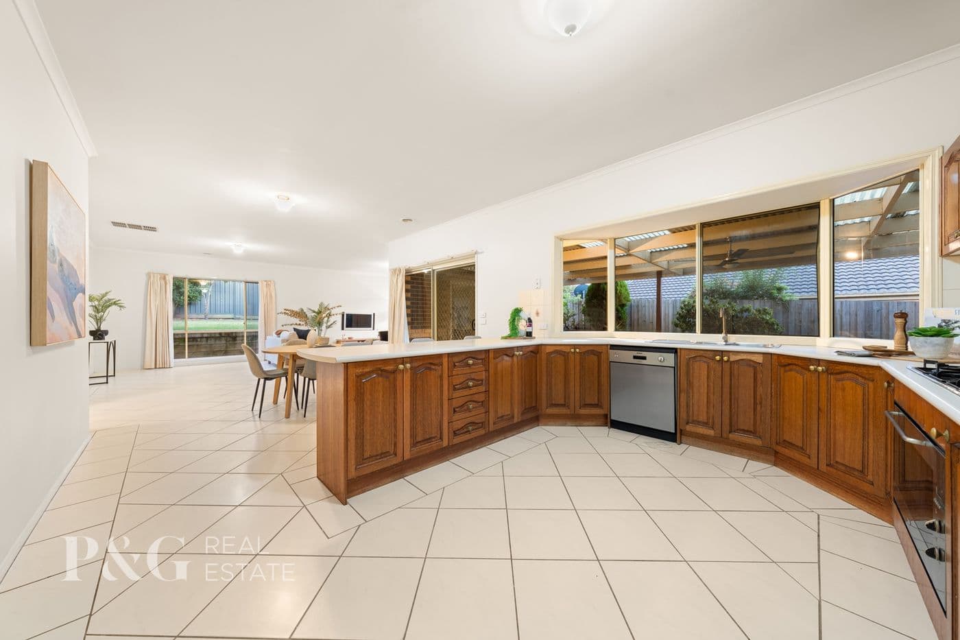 14 Dorchester Drive, Narre Warren South - Thumbnail 8