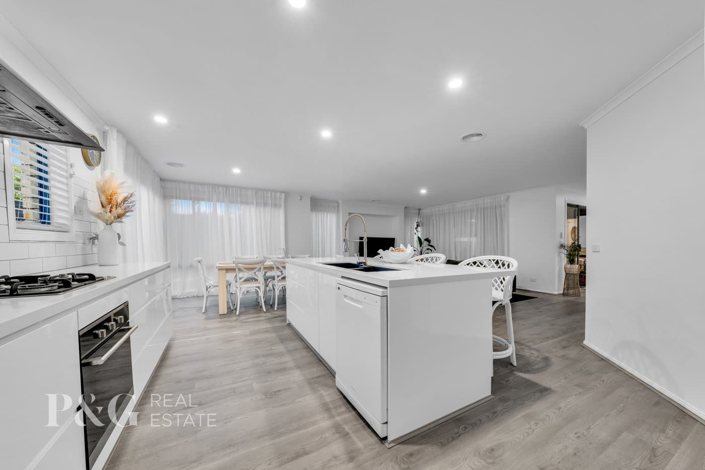 15 Ashmore Avenue, Narre Warren South - Thumbnail 2