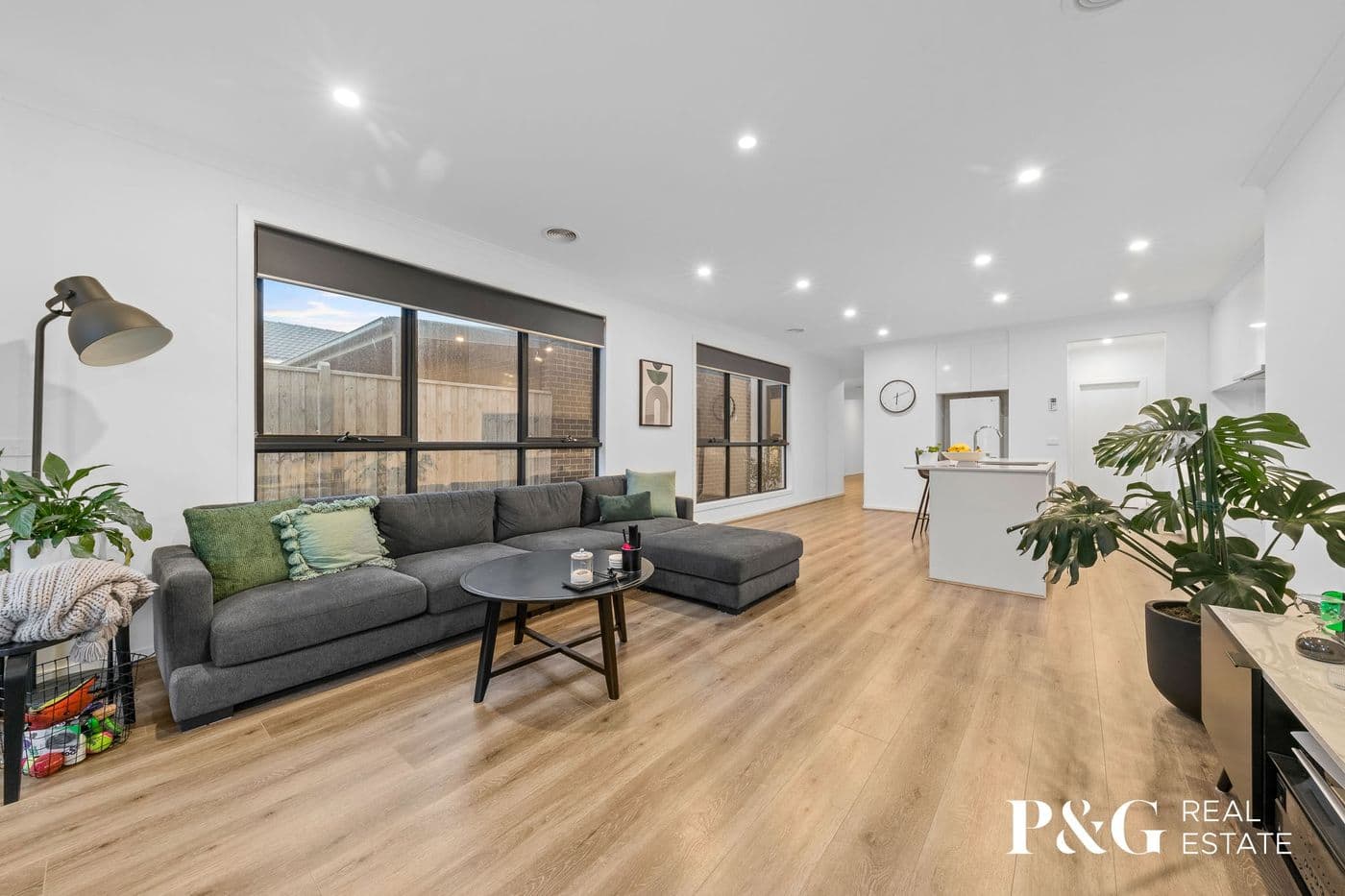 7 Walhallow Drive, Clyde North - Thumbnail 6