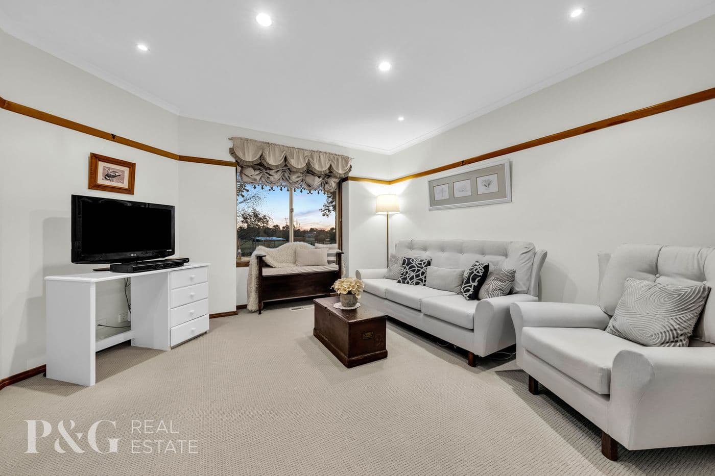76 Lake View Drive, Narre Warren South - Thumbnail 2
