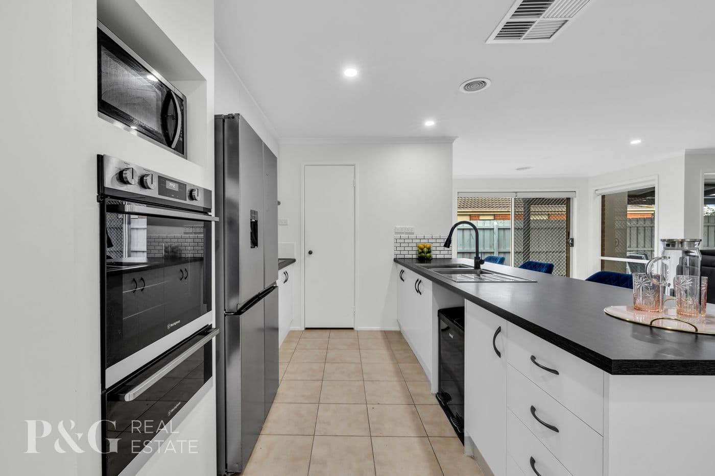 24 McCartney Drive, Narre Warren South - Thumbnail 5