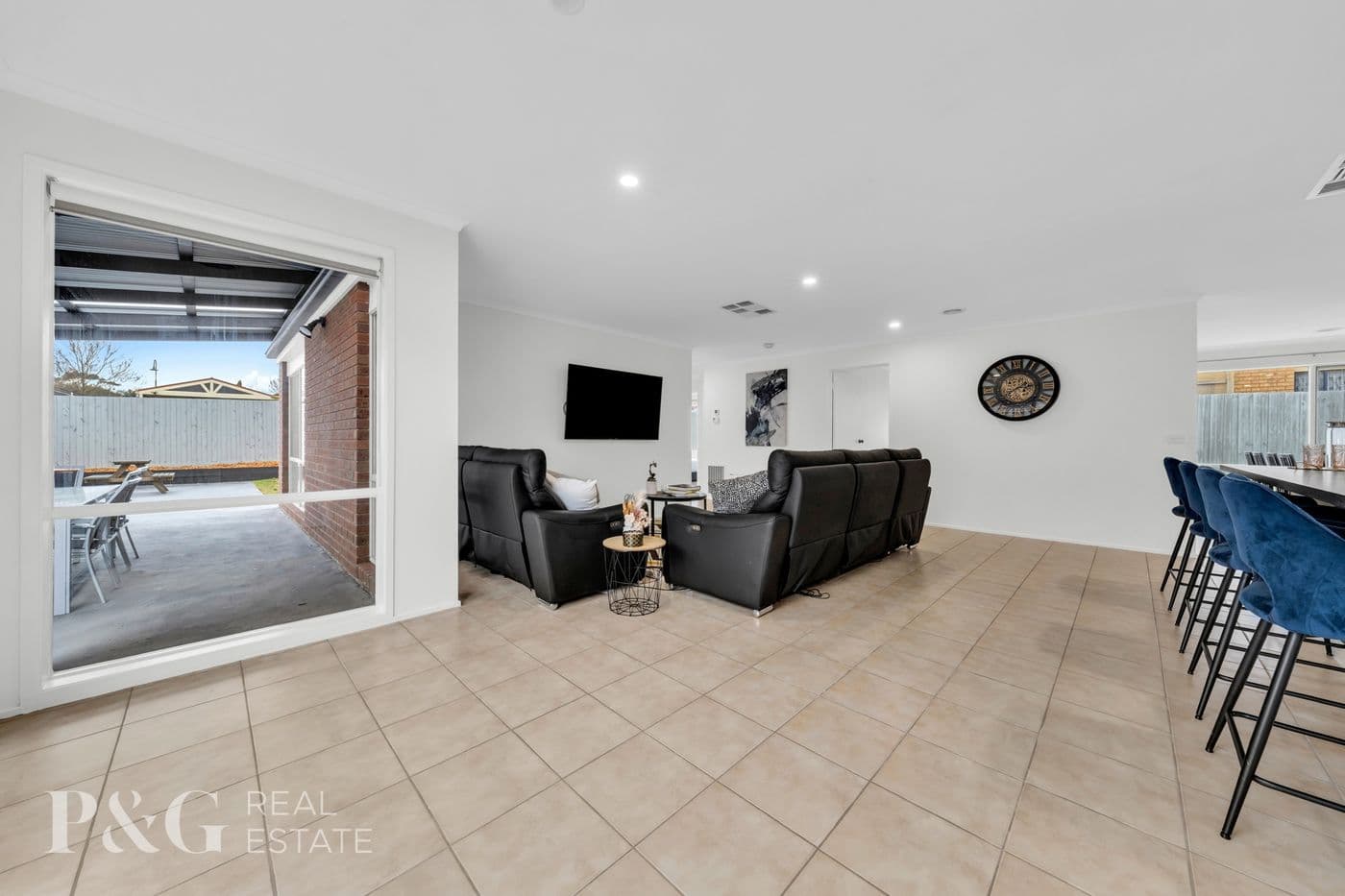 24 McCartney Drive, Narre Warren South - Thumbnail 8