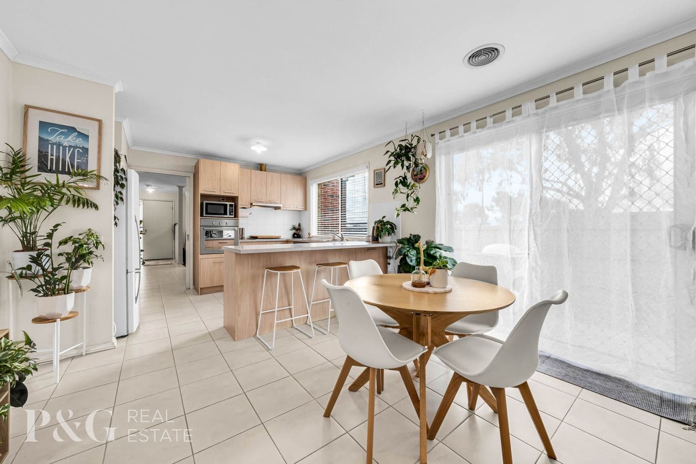 38 Raffindale Crescent, Cranbourne West - Thumbnail 3