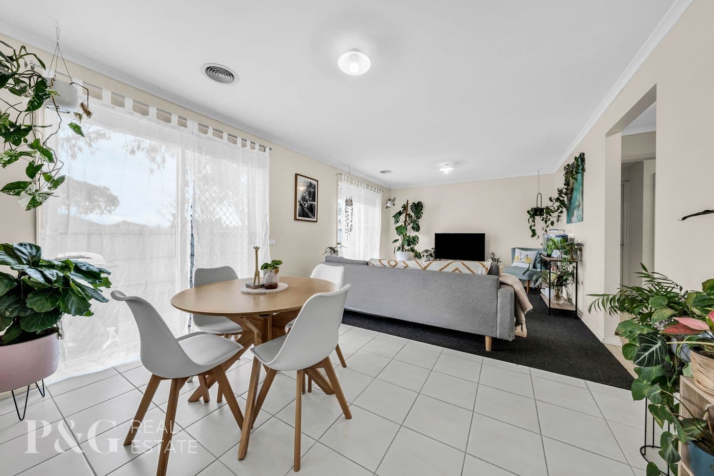 38 Raffindale Crescent, Cranbourne West - Thumbnail 4