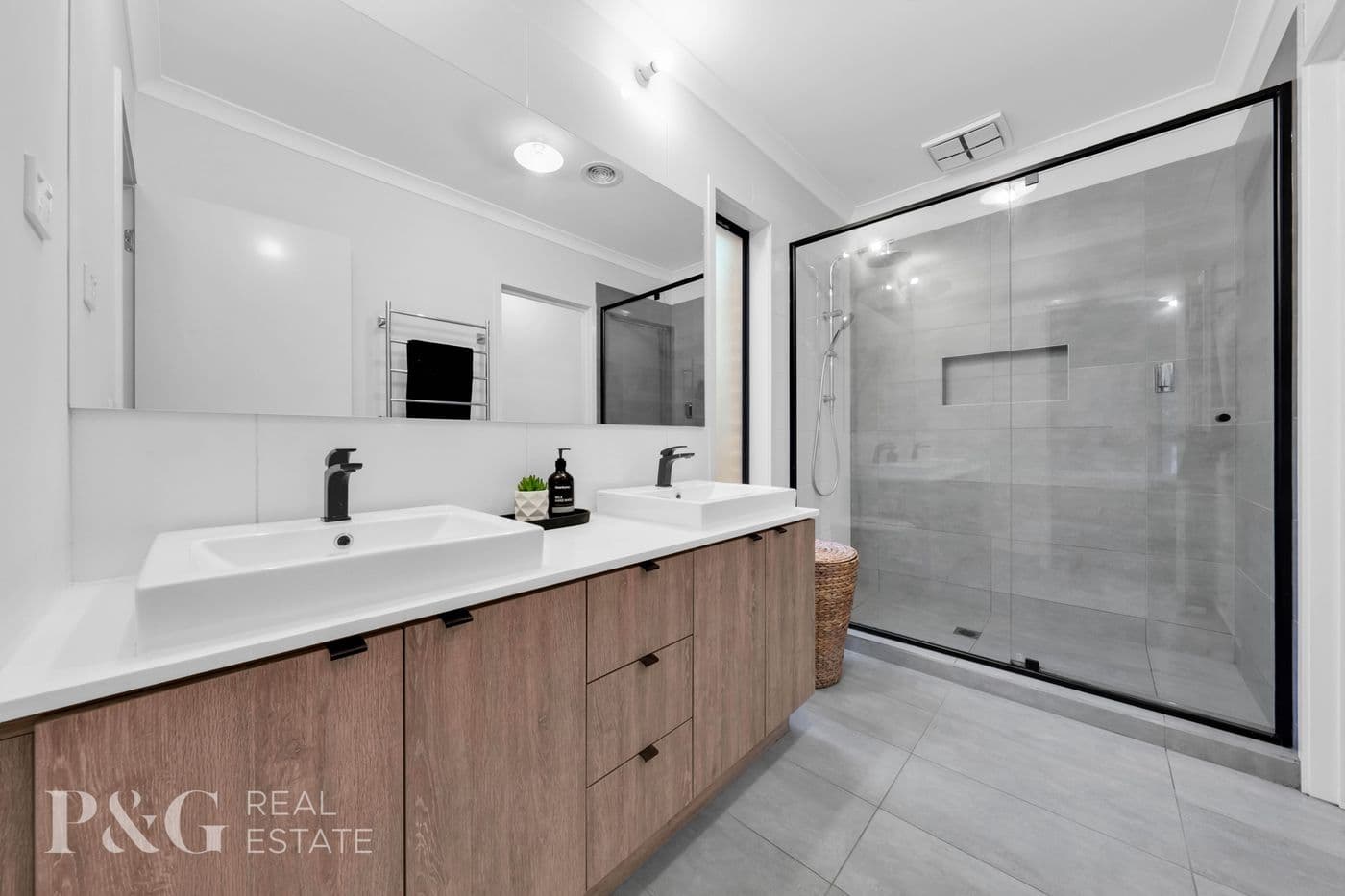 61 Aintree Close, Clyde - Thumbnail 8