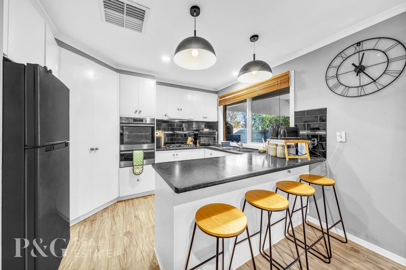 16 Meredith Close, Narre Warren South - Thumbnail 4