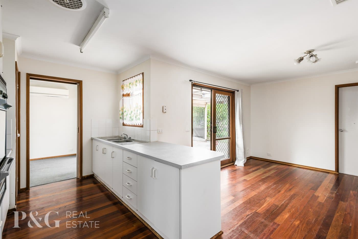 6 Pollina Close, Hampton Park - Thumbnail 2