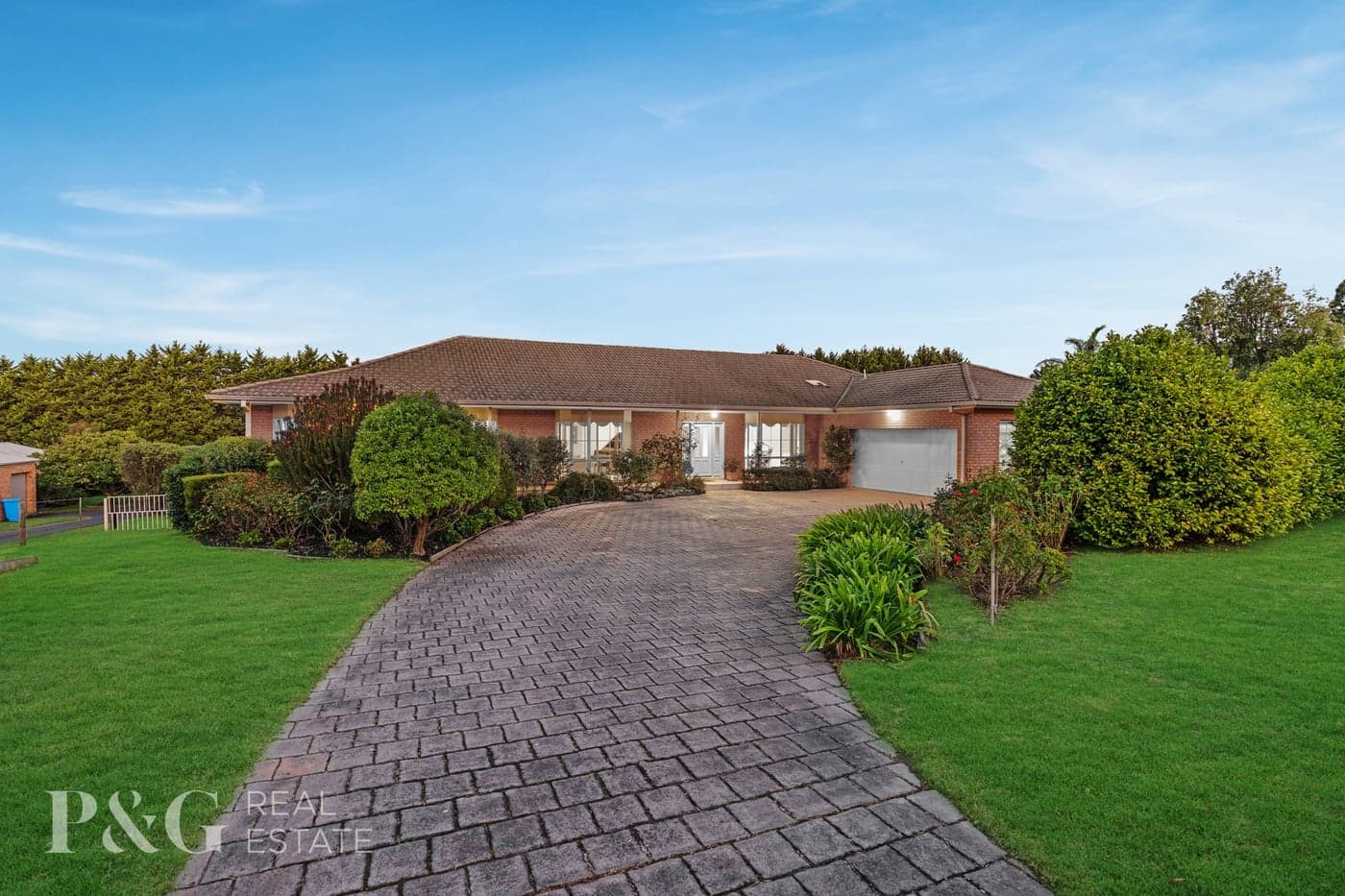 17-18 Eden Grove, Narre Warren South - Image 1