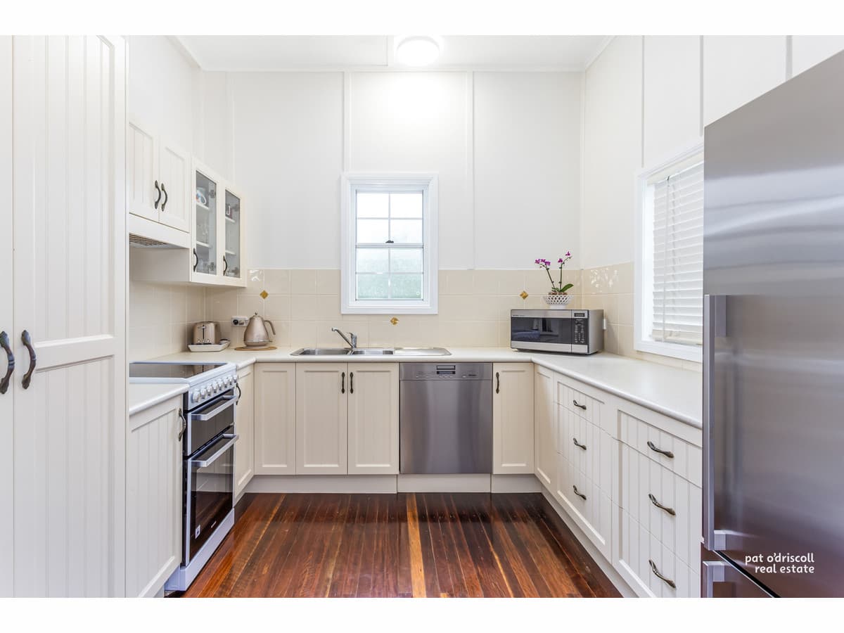 202 Agnes Street, The Range QLD, The Range - Thumbnail 2