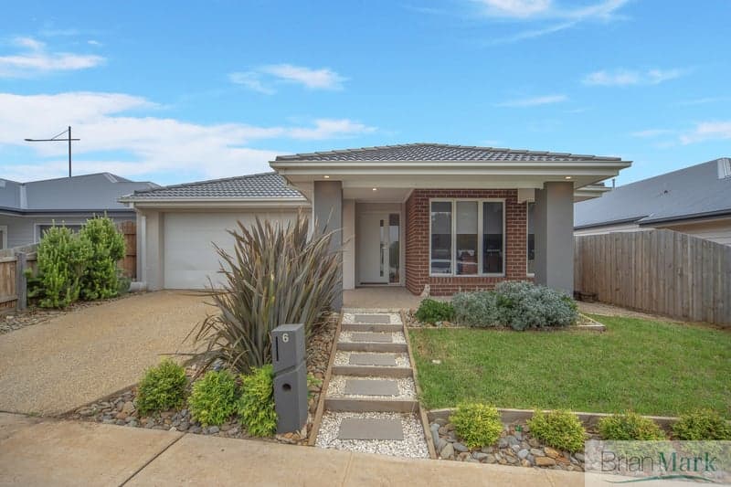 6 Woodstock Drive, Eynesbury - Image 1
