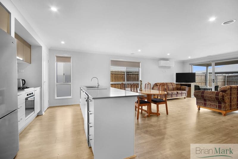 6 Woodstock Drive, Eynesbury - Thumbnail 2