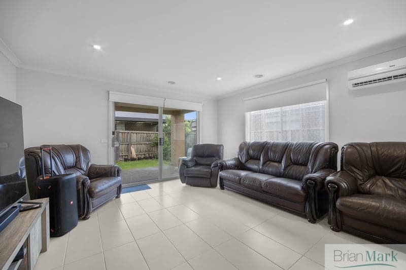 24 Hiskey Crescent, Werribee - Thumbnail 8