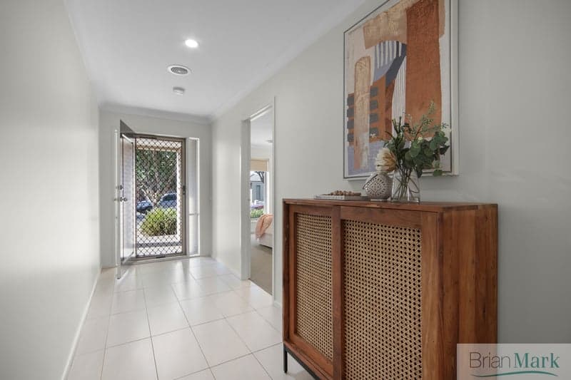 10 Morgan Crescent, Werribee - Thumbnail 4